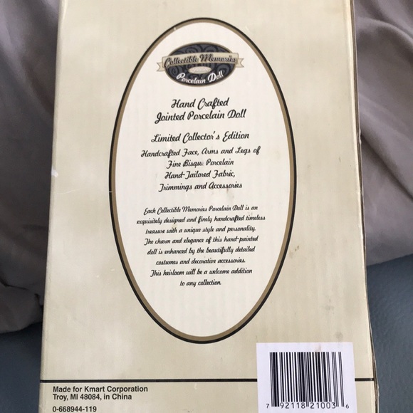 Small porcelain doll new in box - Picture 3 of 3